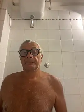 Snapshot of 4n4l1zz4m1 chatting on 09/27/25, 02:05 4n4l1zz4m1 online show from 09/27/25, 02:05