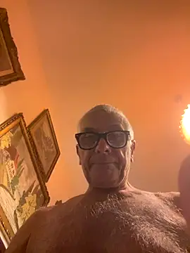 Snapshot of 4n4l1zz4m1 chatting on 11/02/25, 12:46 4n4l1zz4m1 online show from 11/02/25, 12:46