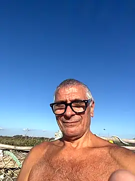 Snapshot of 4n4l1zz4m1 chatting on 11/11/25, 01:44 4n4l1zz4m1 online show from 11/11/25, 01:44