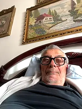 Snapshot of 4n4l1zz4m1 chatting on 11/19/25, 02:17 4n4l1zz4m1 online show from 11/19/25, 02:17