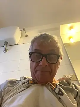 Snapshot of 4n4l1zz4m1 chatting on 01/10/26, 02:41 4n4l1zz4m1 online show from 01/10/26, 02:41