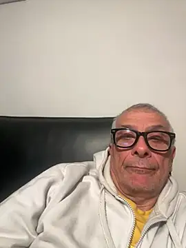 Snapshot of 4n4l1zz4m1 chatting on 02/15/26, 08:27 4n4l1zz4m1 online show from 02/15/26, 08:27