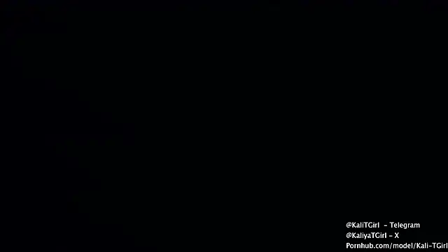 Snapshot of KaliTs chatting on 11/23/25, 12:49 KaliTs online show from 11/23/25, 12:49