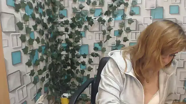 Snapshot of DaniellaKiss chatting on 03/08/25, 03:56 DaniellaKiss online show from 03/08/25, 03:56