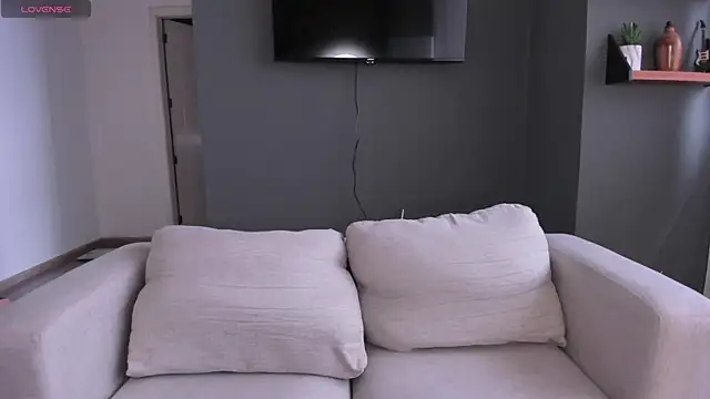 jessica tenderly online show from 12/17/25, 03:40