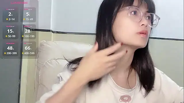 Snapshot of Honey-cici chatting on 03/23/25, 03:32 Honey-cici online show from 03/23/25, 03:32