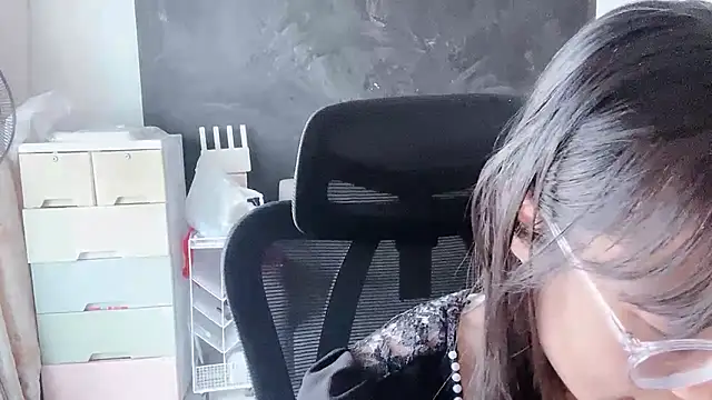 Snapshot of Honey-cici chatting on 11/26/25, 08:59 Honey-cici online show from 11/26/25, 08:59