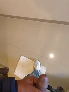 Gururonny07 online show from 12/31/24, 07:31