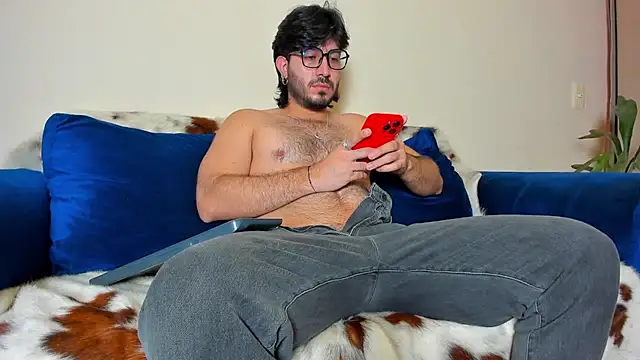 Snapshot of Ackerman_Eren_ chatting on 01/27/25, 05:58 Ackerman Eren online show from 01/27/25, 05:58