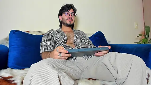 Snapshot of Ackerman_Eren_ chatting on 01/30/25, 06:54 Ackerman Eren online show from 01/30/25, 06:54