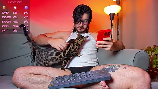 Snapshot of Ackerman_Eren_ chatting on 10/09/25, 10:35 Ackerman Eren online show from 10/09/25, 10:35