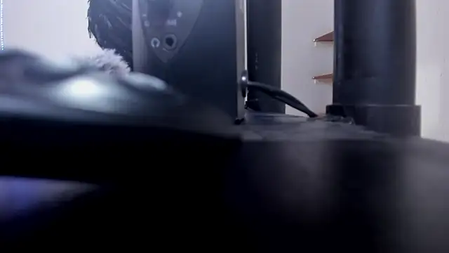 Snapshot of Antonellasmith00 chatting on 10/15/25, 01:22 Antonellasmith00 online show from 10/15/25, 01:22