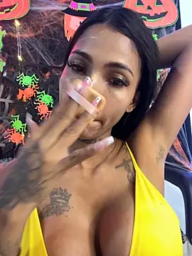 Snapshot of Antonellasmith00 chatting on 10/25/25, 12:56 Antonellasmith00 online show from 10/25/25, 12:56