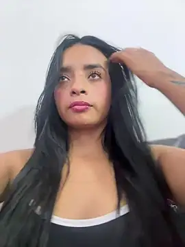 Laura fernandezII online show from 03/17/25, 10:49