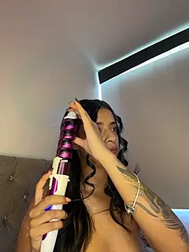 Laura fernandezII online show from 12/18/25, 09:10