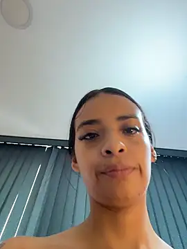 Laura fernandezII online show from 02/26/26, 01:54