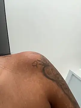 Laura fernandezII online show from 03/06/26, 02:35