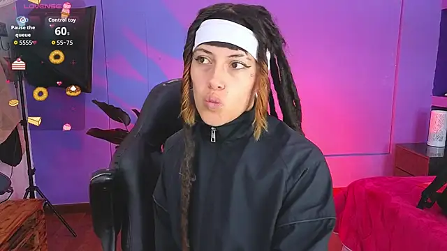  sharlotte777 online show from 10/21/25, 01:45