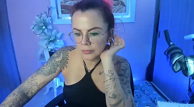 Snapshot of KAROL_MILF chatting on 02/14/25, 12:41 KAROL MILF online show from 02/14/25, 12:41