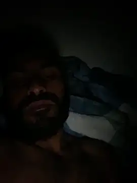 Snapshot of islandvybee55 chatting on 12/06/24, 04:58 islandvybee55 online show from 12/06/24, 04:58