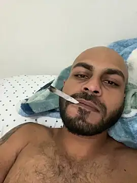 Snapshot of islandvybee55 chatting on 12/09/24, 06:45 islandvybee55 online show from 12/09/24, 06:45