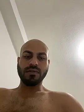 Snapshot of islandvybee55 chatting on 12/12/24, 08:36 islandvybee55 online show from 12/12/24, 08:36