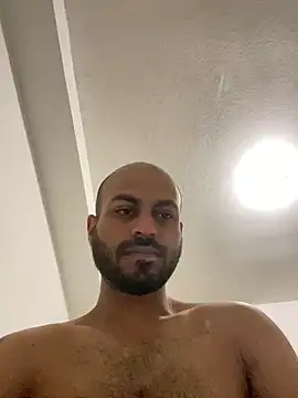 Snapshot of islandvybee55 chatting on 12/16/24, 08:20 islandvybee55 online show from 12/16/24, 08:20