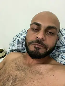 Snapshot of islandvybee55 chatting on 02/17/25, 03:15 islandvybee55 online show from 02/17/25, 03:15