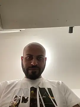 islandvybee55 online show from 04/10/26, 04:12