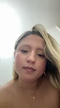 Snapshot of MiaPetit_ chatting on 11/30/25, 07:40 MiaPetit online show from 11/30/25, 07:40