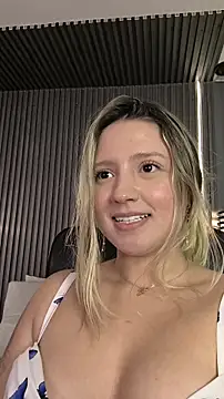 Snapshot of MiaPetit_ chatting on 12/03/25, 08:18 MiaPetit online show from 12/03/25, 08:18