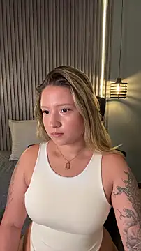 Snapshot of MiaPetit_ chatting on 02/01/26, 04:38 MiaPetit online show from 02/01/26, 04:38