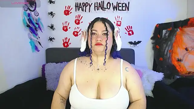 lunitaa0 online show from 10/02/25, 01:12