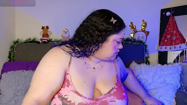 lunitaa0 online show from 11/11/25, 05:18