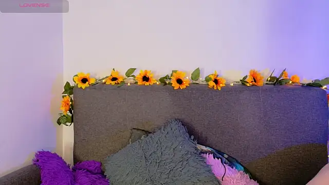 lunitaa0 online show from 03/13/26, 04:08