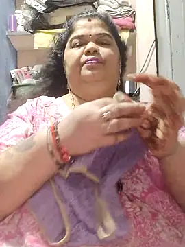 Snapshot of tamilthanushri chatting on 05/03/26, 06:41 tamilthanushri online show from 05/03/26, 06:41