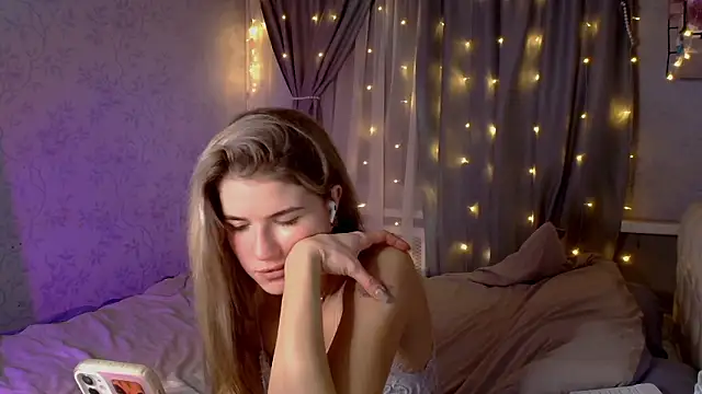 Snapshot of victoriavandam chatting on 12/07/24, 11:01 victoriavandam online show from 12/07/24, 11:01