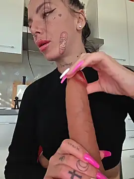 Snapshot of cicciolina chatting on 11/08/25, 12:49 cicciolina online show from 11/08/25, 12:49