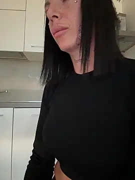 Snapshot of cicciolina chatting on 11/23/25, 01:44 cicciolina online show from 11/23/25, 01:44