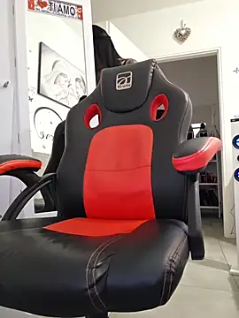 Snapshot of cicciolina chatting on 12/02/25, 01:17 cicciolina online show from 12/02/25, 01:17