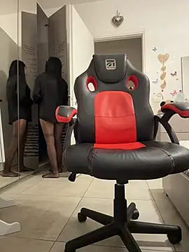 Snapshot of cicciolina chatting on 12/04/25, 01:09 cicciolina online show from 12/04/25, 01:09