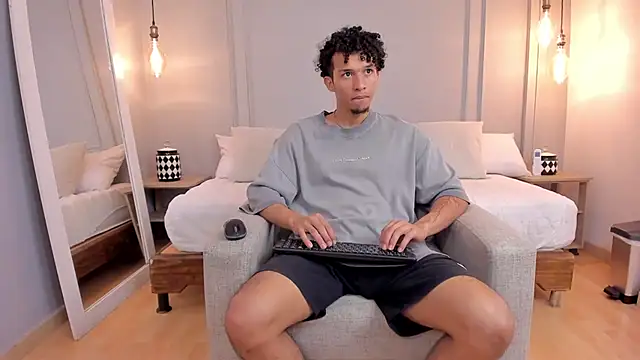 Dominick star online show from 11/03/25, 03:41