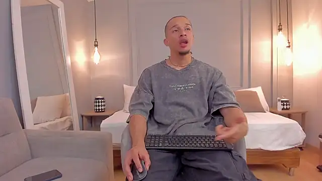 Dominick star online show from 11/10/25, 04:22