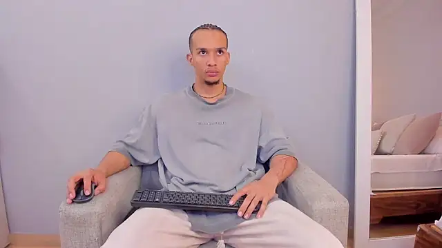 Dominick star online show from 11/13/25, 04:22