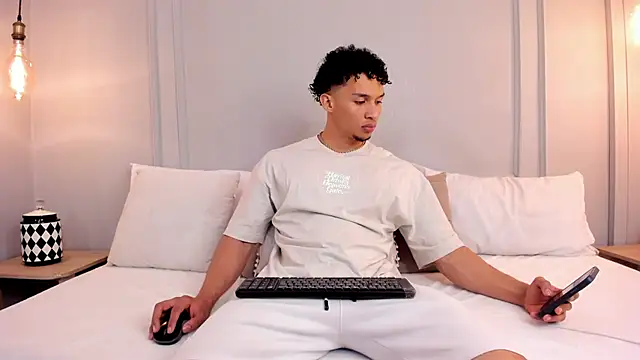 Dominick star online show from 12/16/25, 03:33