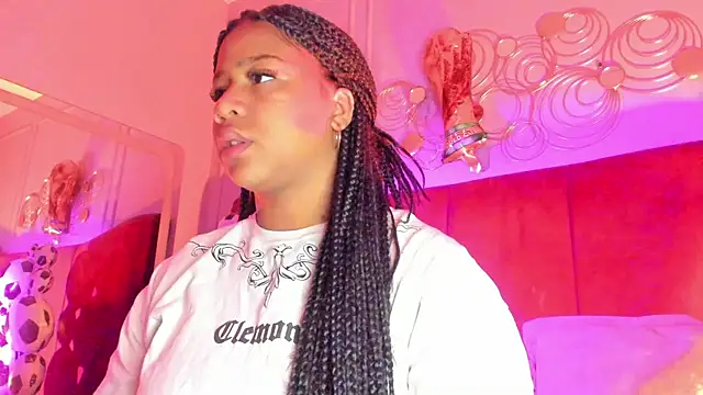 Snapshot of Sofi_Fox_ chatting on 07/10/26, 04:28 Sofi Fox online show from 07/10/26, 04:28