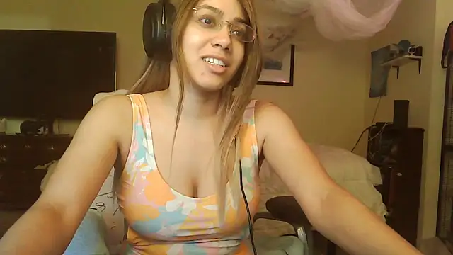 Snapshot of PolinaLoveX chatting on 03/17/25, 12:19 PolinaLoveX online show from 03/17/25, 12:19