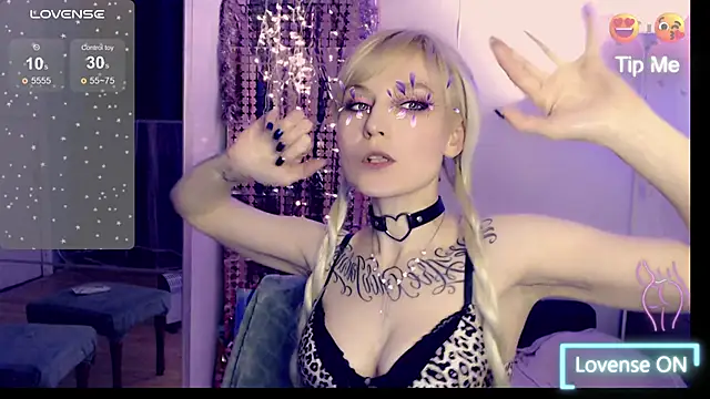 Snapshot of mischellemeow13 chatting on 12/22/24, 02:06 mischellemeow13 online show from 12/22/24, 02:06