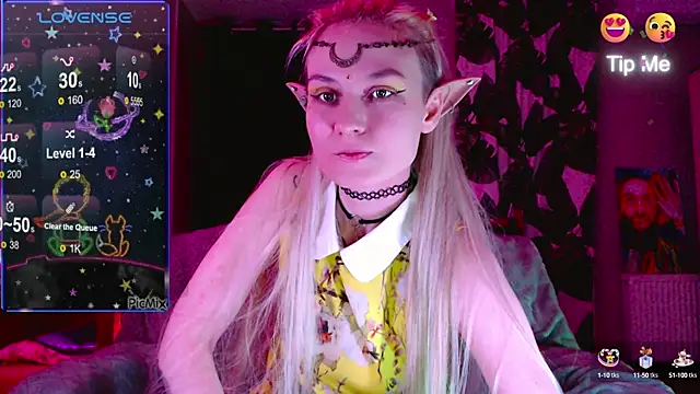 Snapshot of mischellemeow13 chatting on 10/16/25, 08:43 mischellemeow13 online show from 10/16/25, 08:43