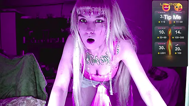 Snapshot of mischellemeow13 chatting on 11/30/25, 01:53 mischellemeow13 online show from 11/30/25, 01:53